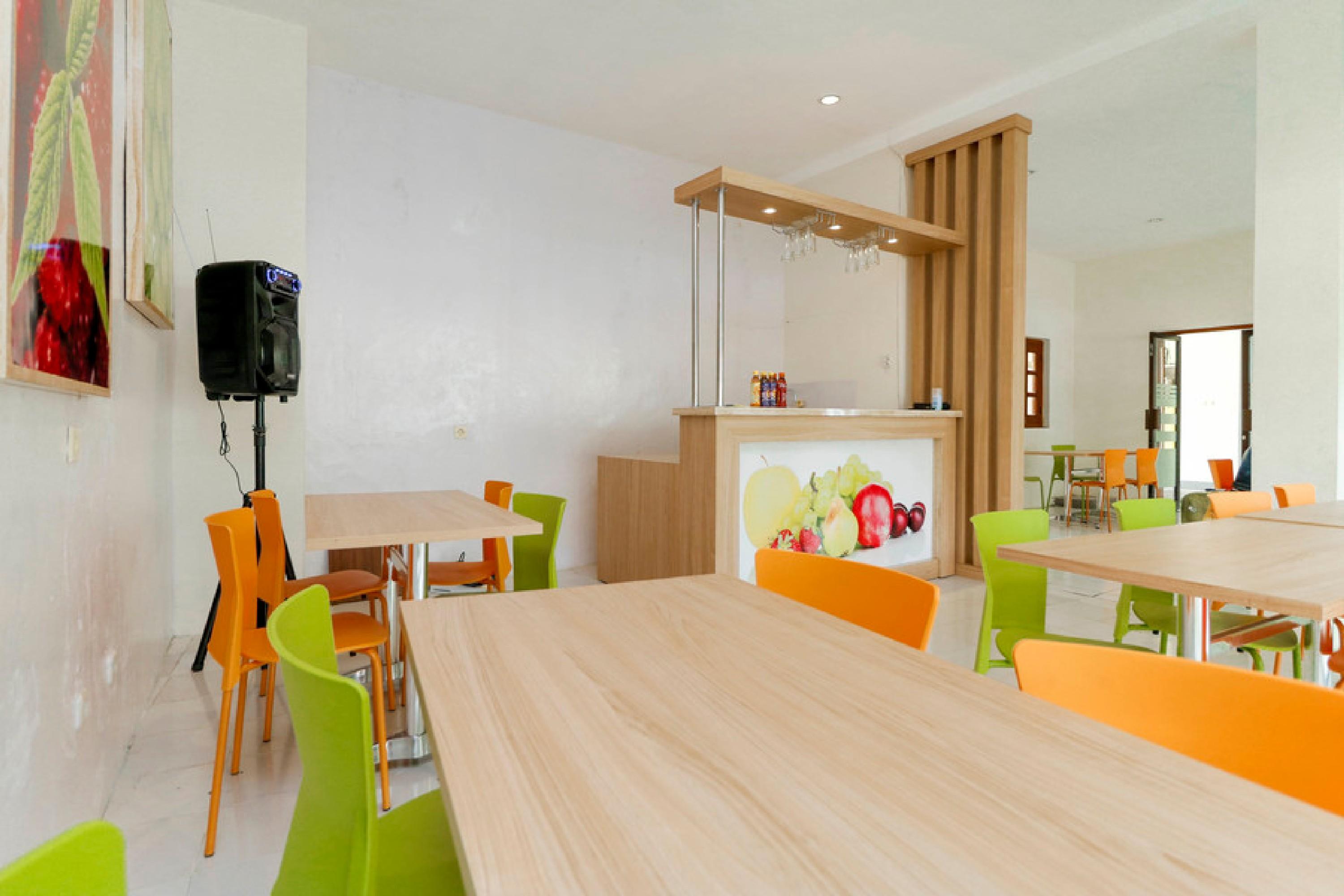 Reddoorz Plus @ Slamet Riyadi Surakarta  Exterior photo