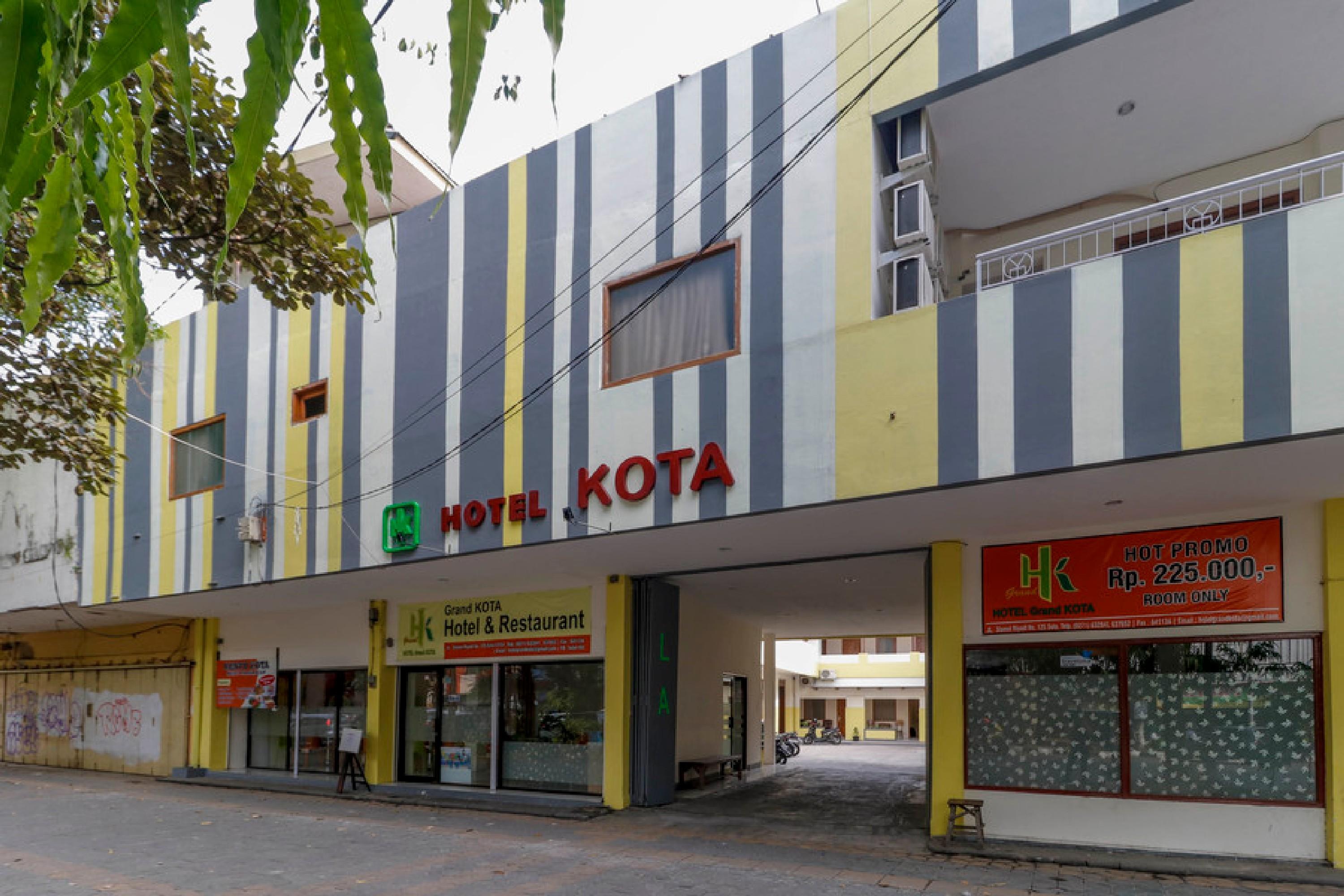 Reddoorz Plus @ Slamet Riyadi Surakarta  Exterior photo