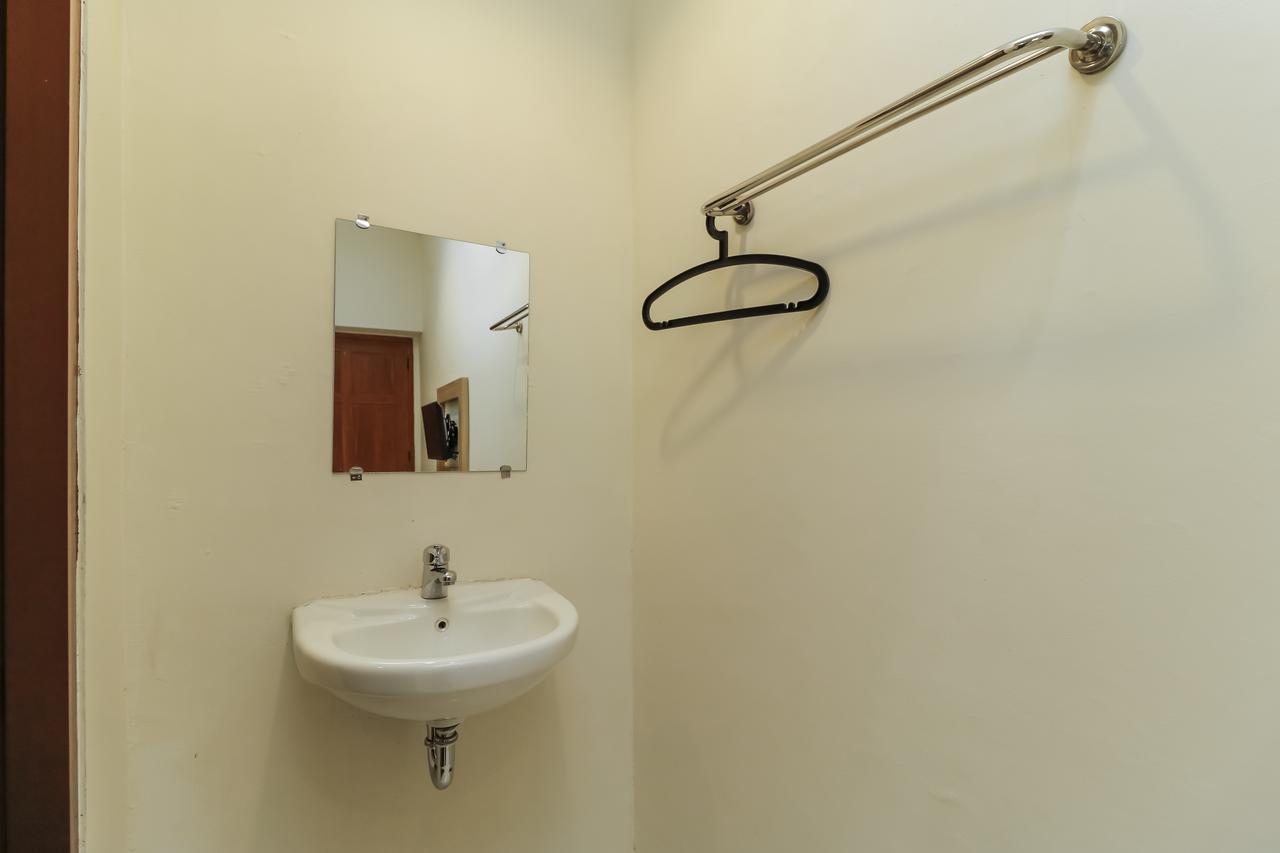 Reddoorz Plus @ Slamet Riyadi Surakarta  Exterior photo